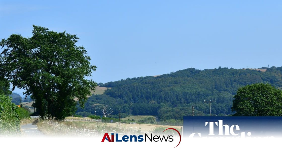 New Footpath Opens in Comins Coch, Enhancing Community Connectivity