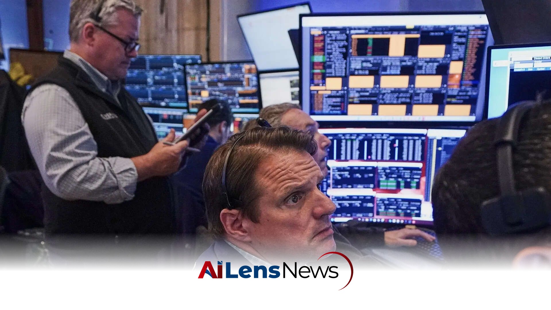 US Stocks Decline: S&P 500 and Nasdaq Lowered by AI Concerns