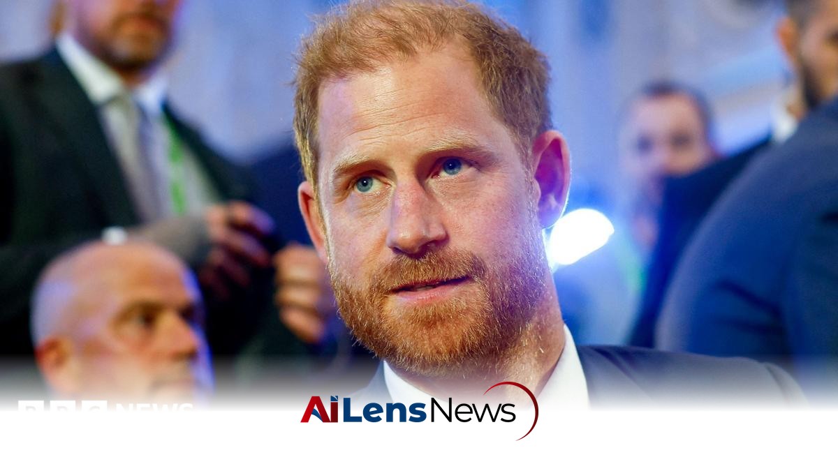Buckingham Palace says Prince Harry will not stay there despite his team announcing he would
