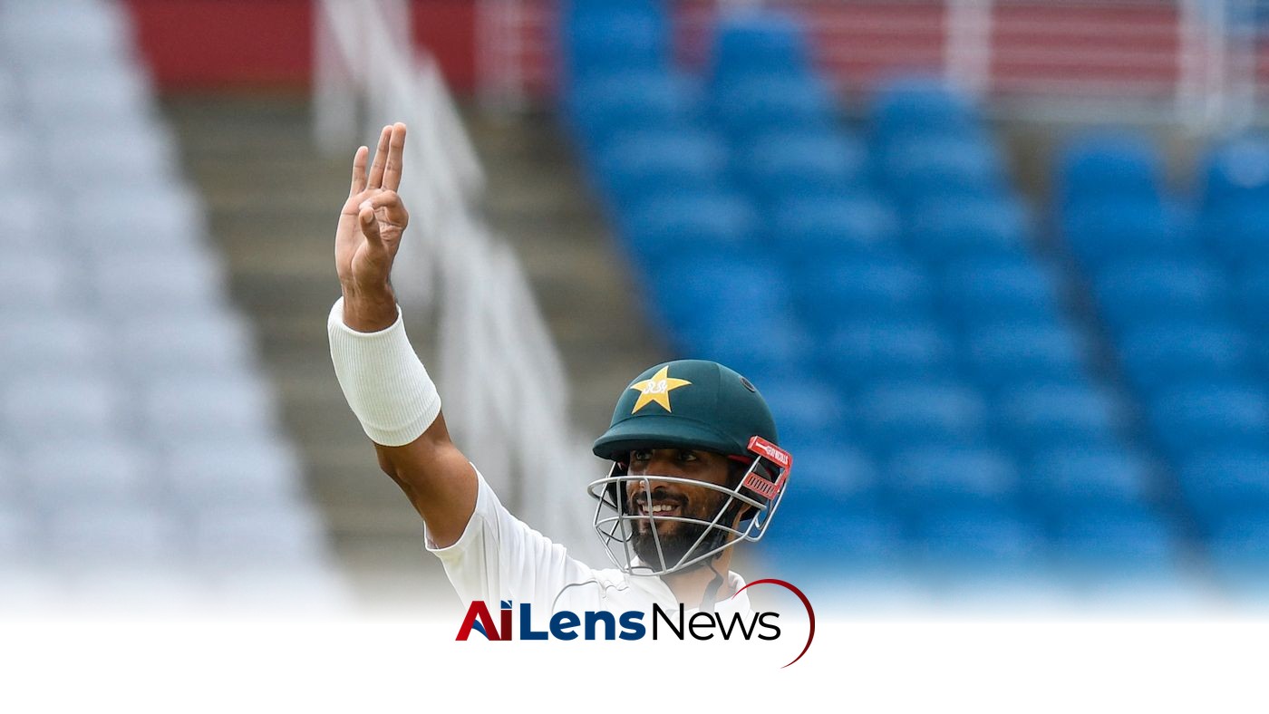 Shan Masood Continues to Bat for Pakistan Despite Finger Fracture