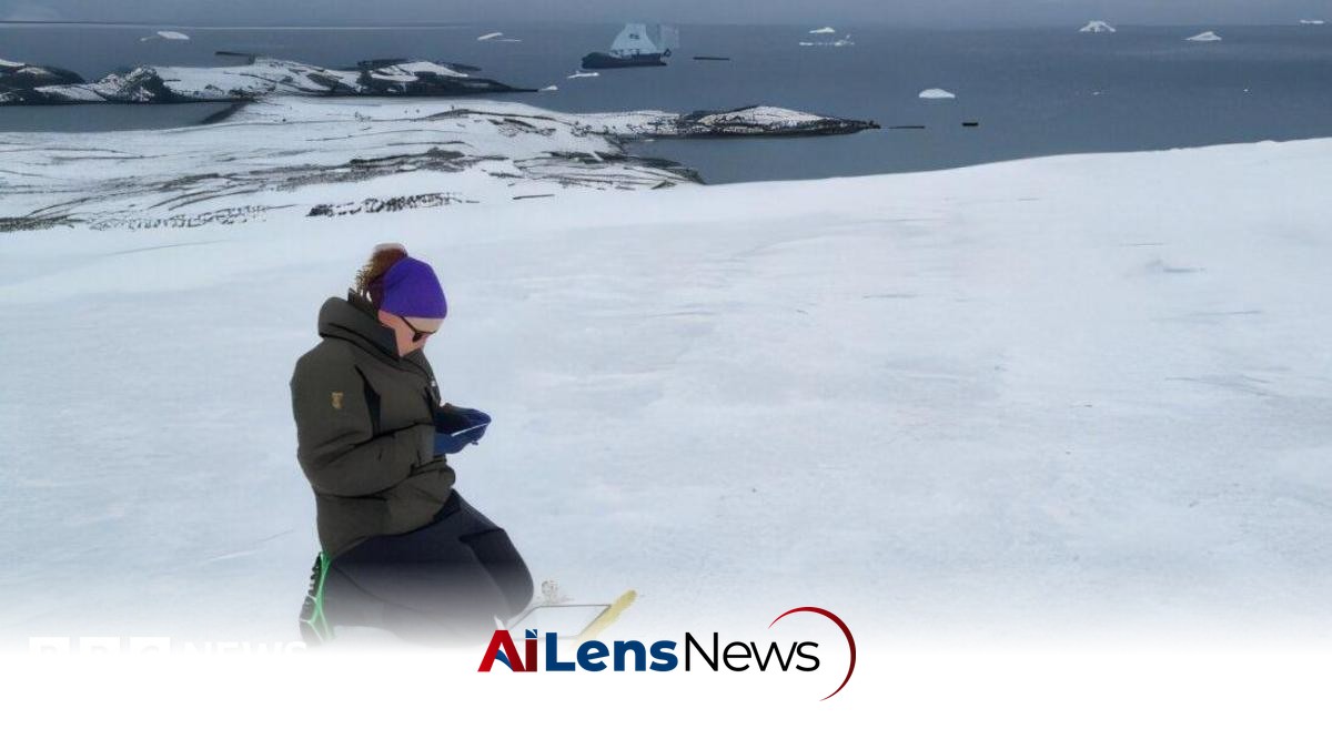 Academic Finds Diverse Algae on Antarctic Mission