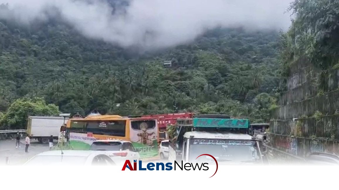 Severe Traffic Jam on Thamarassery Ghat Leaves Thousands Stranded for Over 10 Hours