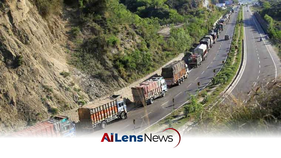 Heavy Rain and Mudslides Halt Traffic on Jammu-Srinagar National Highway