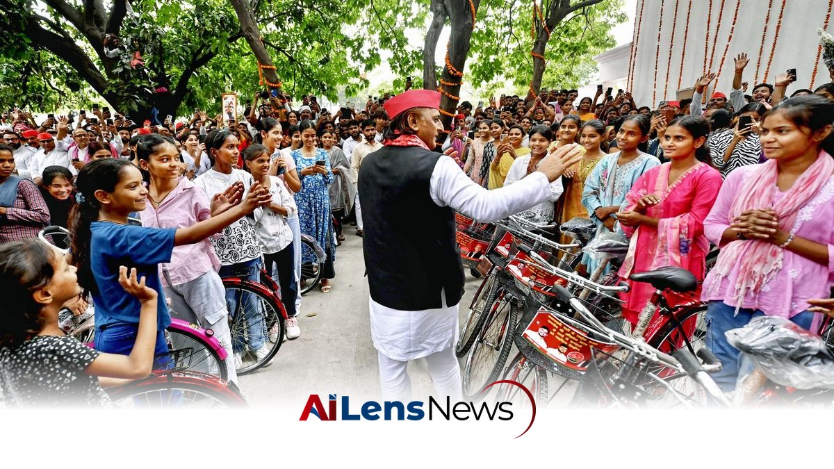 Congress Leaders Celebrate Akhilesh Yadav's Birthday, Emphasize Opposition Unity