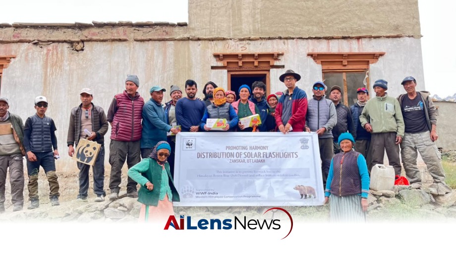 WWF-India Distributes Solar Flashlights to Promote Coexistence with Brown Bears