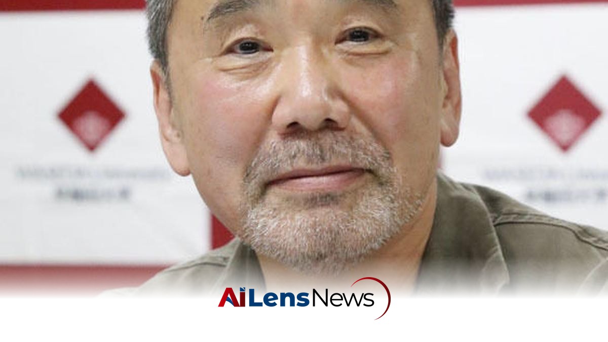 Fans Mark Release of New Haruki Murakami Novel at Midnight Event in Tokyo