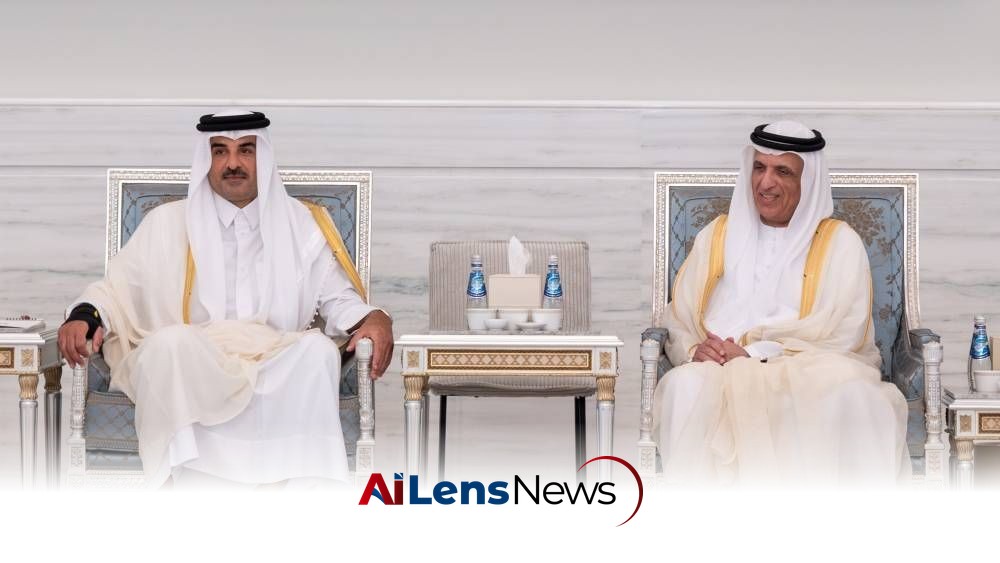 Qatar's Amir Receives Ruler of Ras Al Khaimah for Condolences