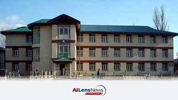 J&K Medical Interns Launch Indefinite Strike Over Stipend Demands