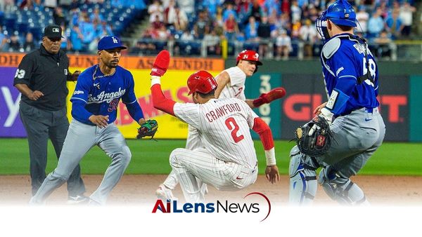 J.T. Realmuto's Costly Base-Running Mistake Ends Game for Phillies
