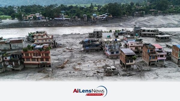 Maharashtra Government Coordinates Rescue for Stranded Tourists in Nepal